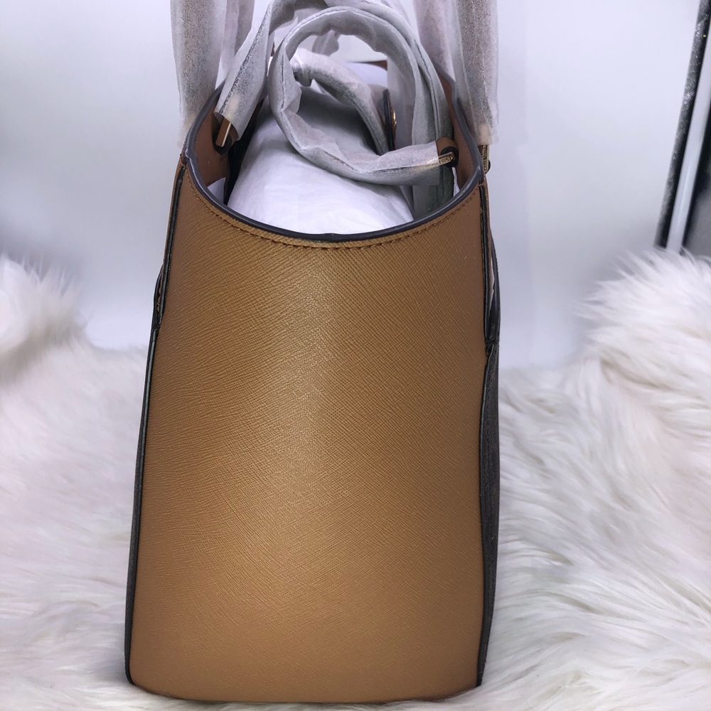 Michael Kors Emmy Large Double Handle Tote - Picture 5 of 7
